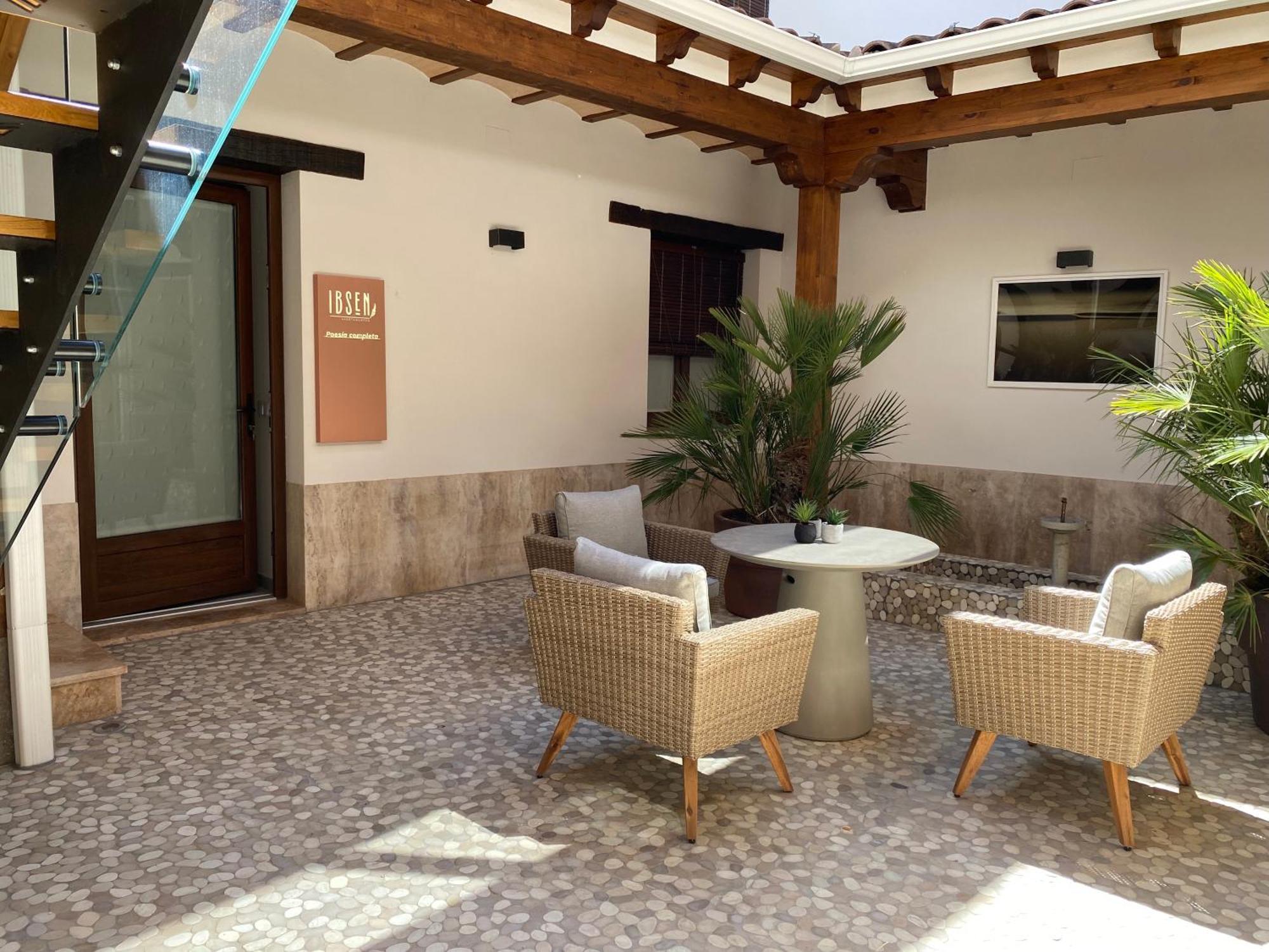 Ibsen Almagro Apartment Luaran gambar