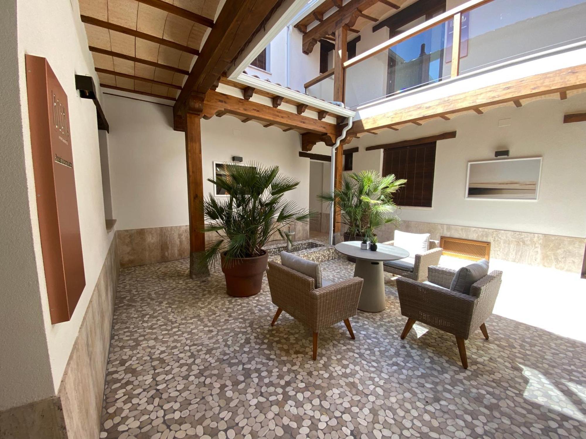 Ibsen Almagro Apartment Luaran gambar