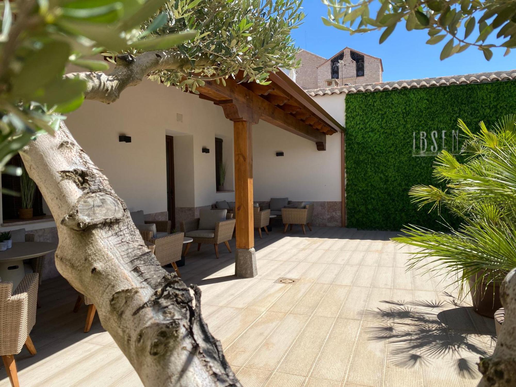 Ibsen Almagro Apartment Luaran gambar