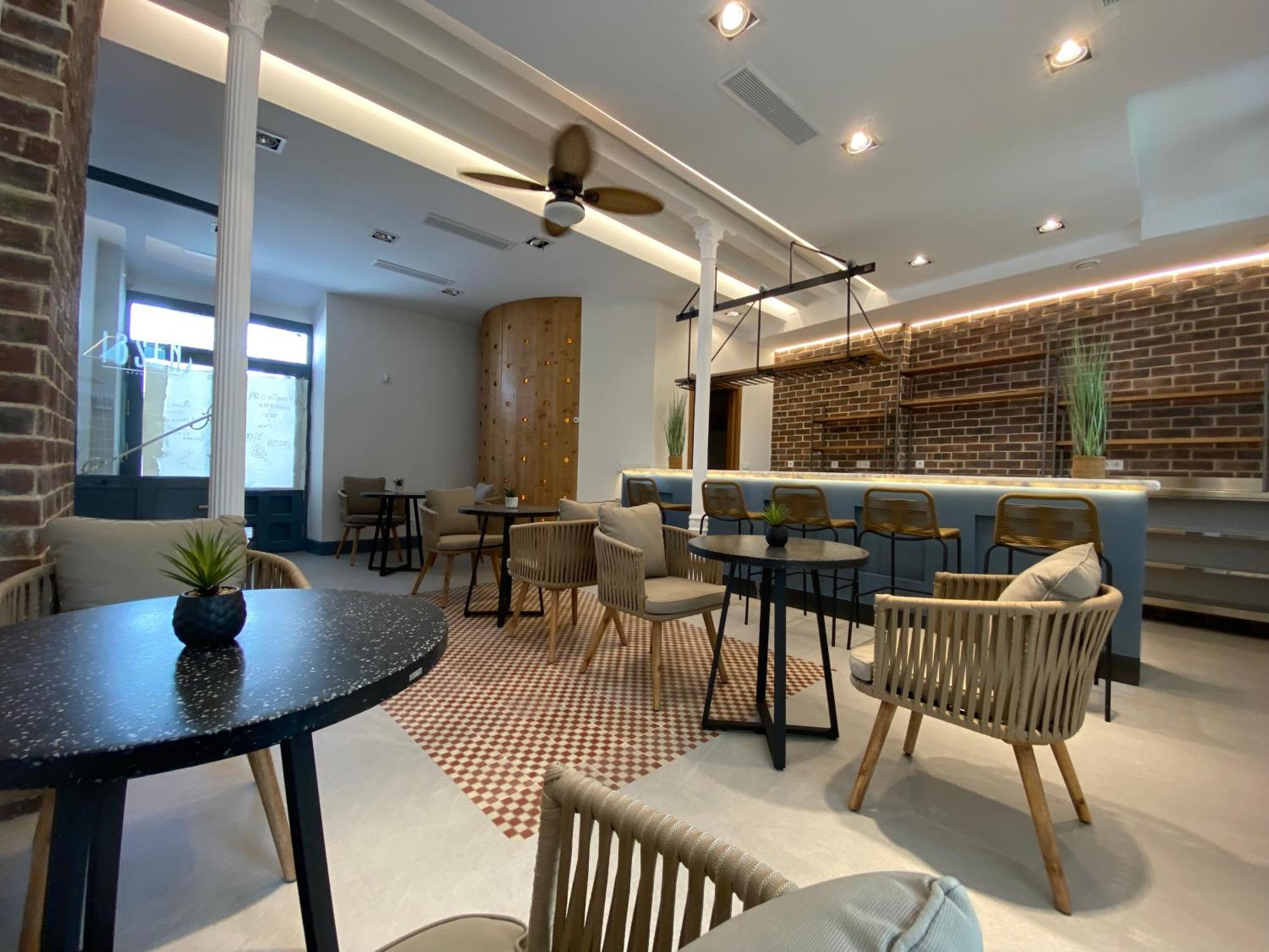 Ibsen Almagro Apartment Luaran gambar
